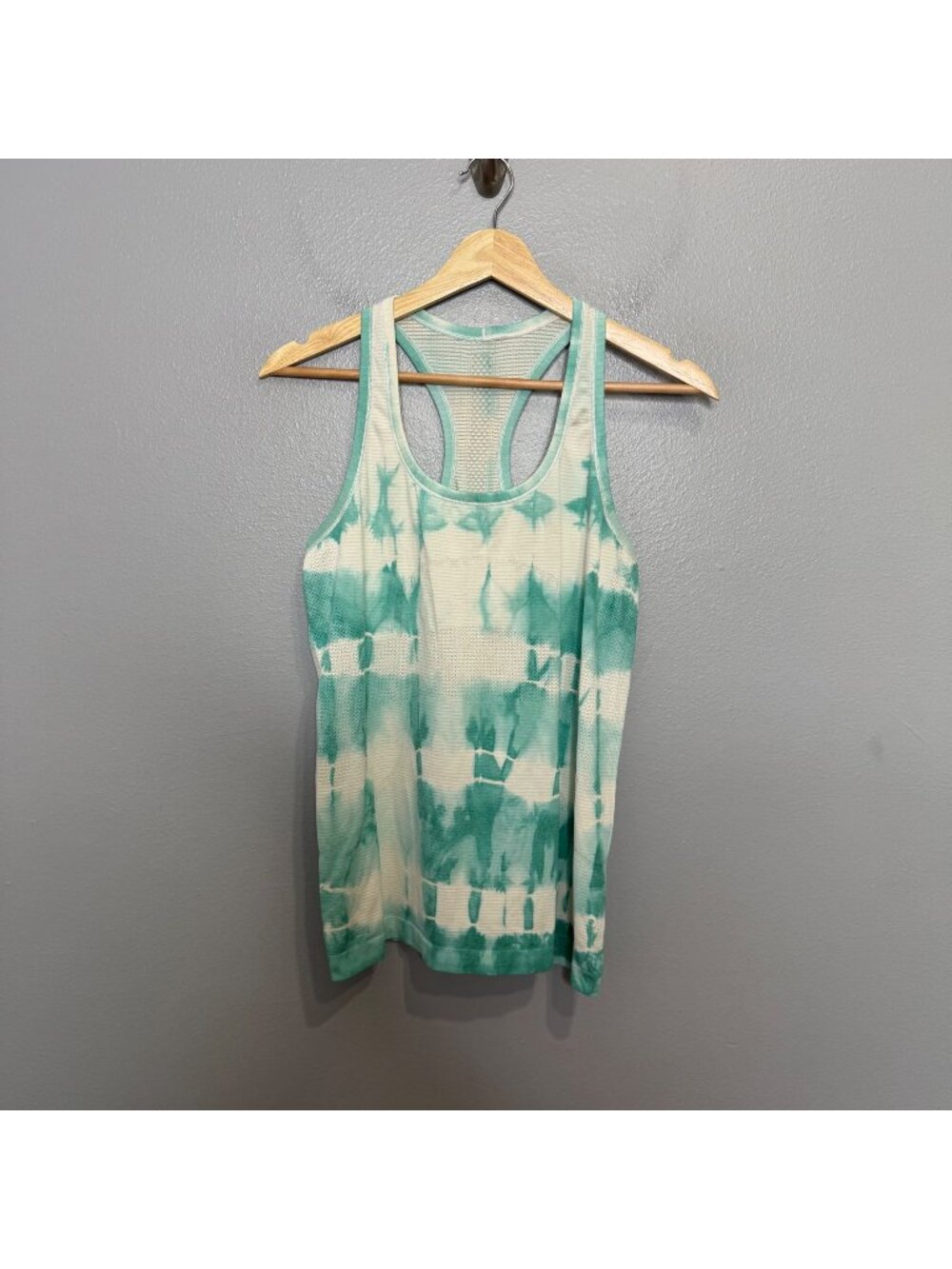 LULULEMON heather tranquil blue tie dye swiftly tank size 10